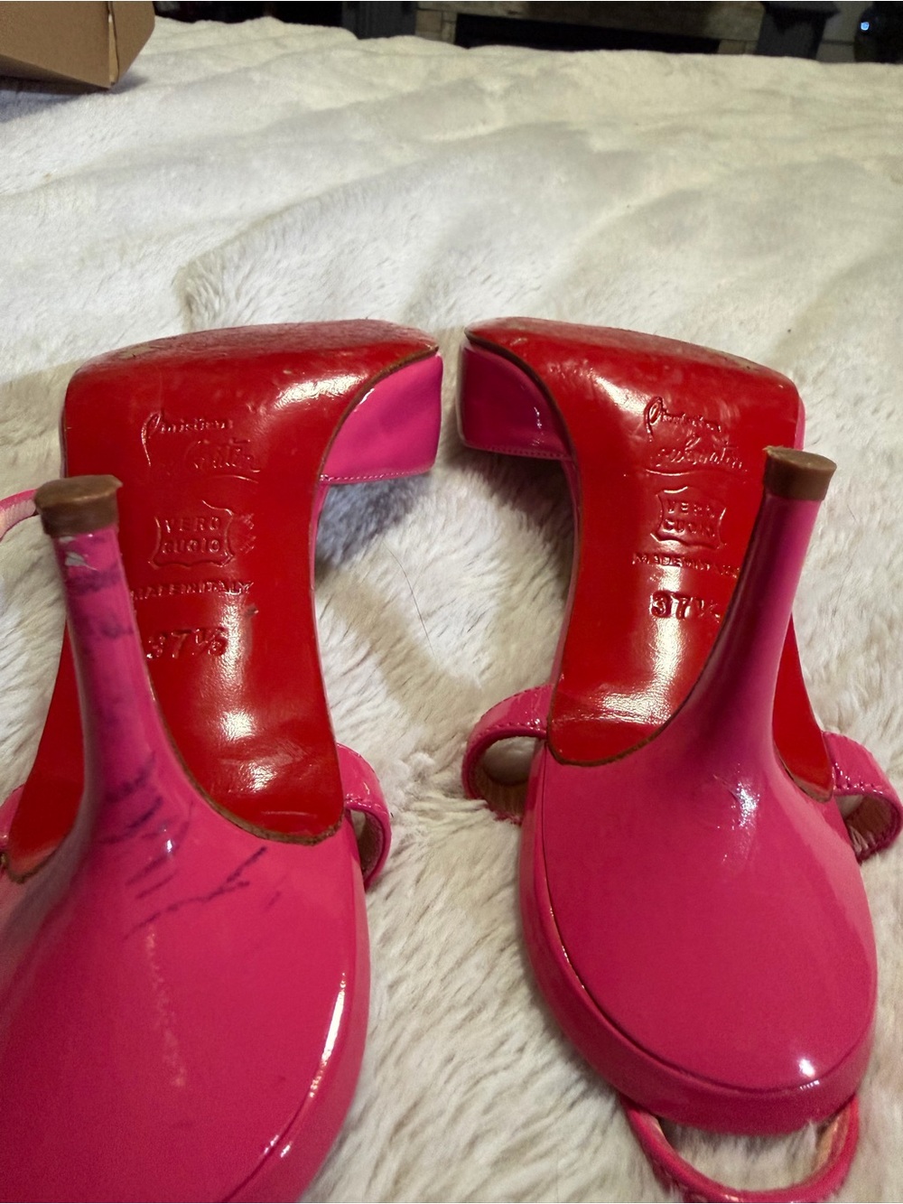 Gorgeous Christian Louboutin Red Heels - Picture 9 of 13